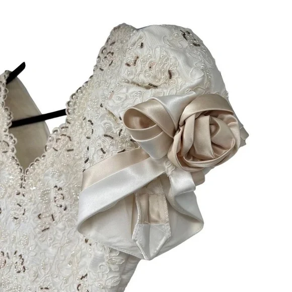 Vintage Mon Cheri White Brown Beaded Pearl Bow Sleeve Detail Satin Ballgown Wedd